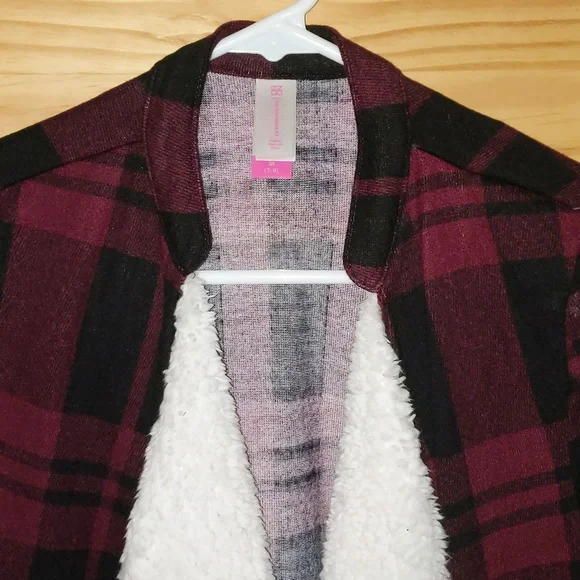 No Boundaries Open Front Red Black Plaid Cardigan - Picture 3 of 5